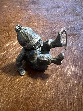 HUDSON PEWTER Walli Ortman #000 Ice Skater with Skate USA CHRISTMAS fun